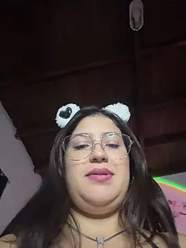 Snapshot of AitanaRosee chatting on July 6, 9:28 pm AitanaRosee online show from July 6, 9:28 pm