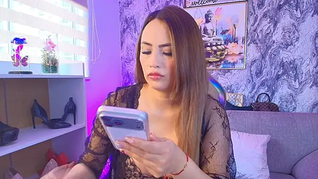 Snapshot of Katalina_Alvarezz chatting on April 16, 7:14 pm Katalina Alvarezz online show from April 16, 7:14 pm