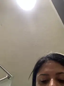 SaraWilliams1  online show from April 29, 11:58 am