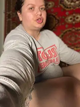 Snapshot of Nenssy555 chatting on June 3, 2:33 pm Nenssy555 online show from June 3, 2:33 pm