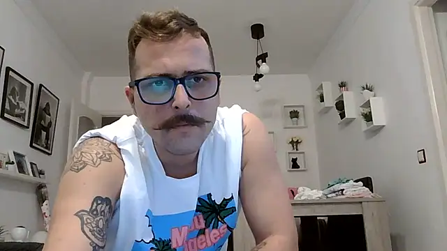 yanick931 online show from May 10, 11:32 pm