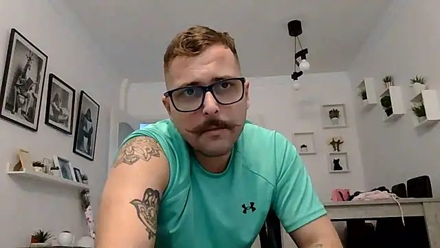 yanick931 online show from May 13, 1:41 pm