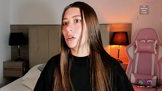 Snapshot of alejarosee chatting on March 27, 8:08 pm alejarosee online show from March 27, 8:08 pm