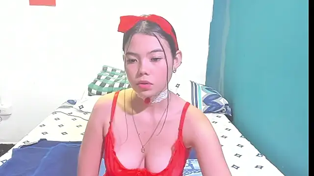 Snapshot of Draculaura_X chatting on May 28, 7:55 pm Draculaura X online show from May 28, 7:55 pm