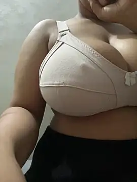 divaa69sexx online show from May 9, 6:24 pm