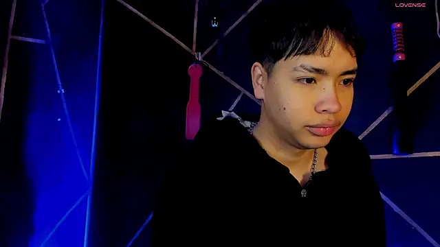 Snapshot of Lee_Colee chatting on May 6, 11:21 pm Lee Colee online show from May 6, 11:21 pm