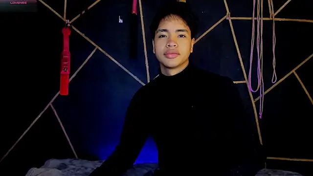 Snapshot of Lee_Colee chatting on May 24, 1:10 am Lee Colee online show from May 24, 1:10 am