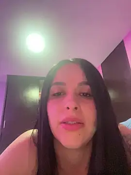 leila moretti online show from April 29, 10:05 pm