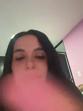 leila moretti online show from May 5, 2:19 am