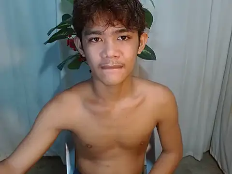 Snapshot of boynextdoorjosh chatting on July 13, 10:29 am boynextdoorjosh online show from July 13, 10:29 am