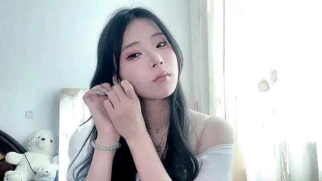 yiyibaby2026 online show from April 19, 2:22 am