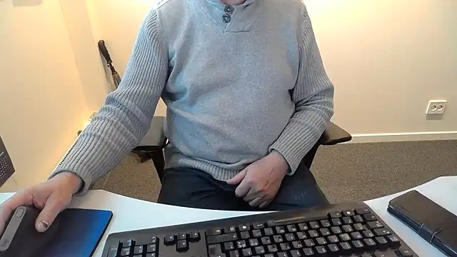 Snapshot of Buggemann chatting on June 11, 2:53 am Buggemann online show from June 11, 2:53 am