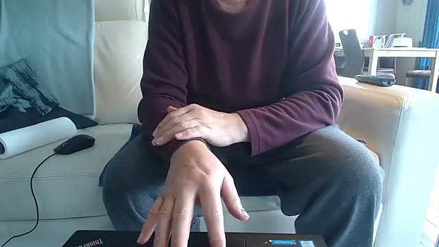 Snapshot of Buggemann chatting on June 14, 4:14 am Buggemann online show from June 14, 4:14 am