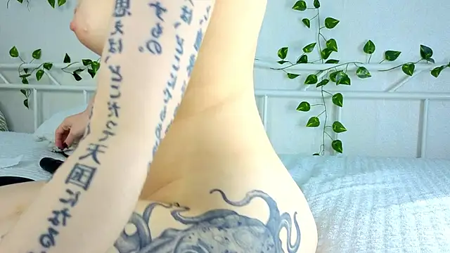 YourScarlettStorm online show from June 6, 6:01 pm