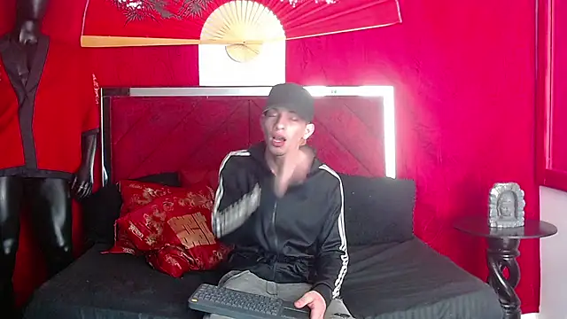 Naughty Couple13 online show from March 14, 12:32 pm