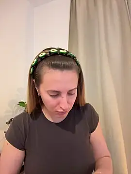 Snapshot of EvaRyen_ chatting on May 14, 4:47 pm EvaRyen online show from May 14, 4:47 pm