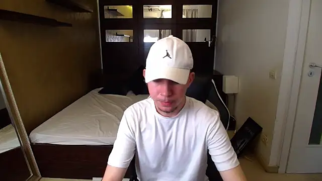 KrewVaughn online show from March 17, 6:39 am