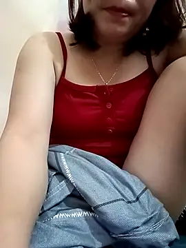 SingleeMomm online show from March 17, 3:37 pm