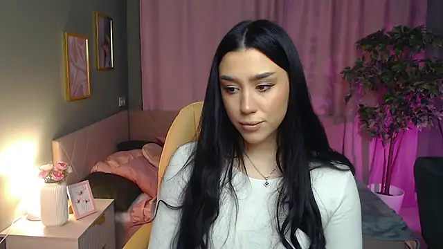 Winonna Ryder online show from March 18, 7:44 am