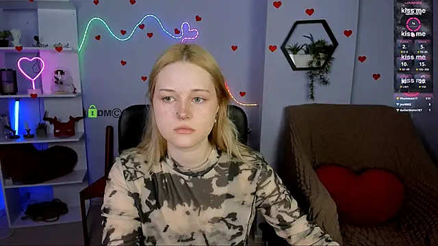 trixy melison online show from May 1, 12:10 pm