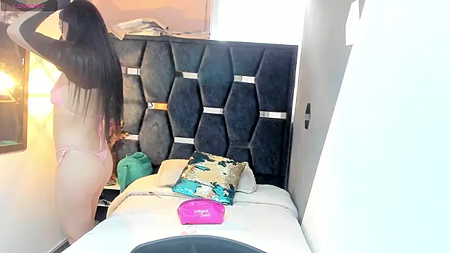 Snapshot of Abril_Fox__ chatting on May 20, 6:58 pm Abril Fox online show from May 20, 6:58 pm