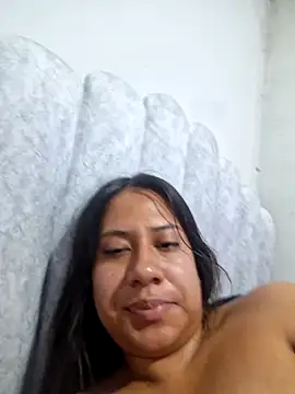 Snapshot of Scarlett_zoee chatting on April 15, 12:56 pm Scarlett zoee online show from April 15, 12:56 pm