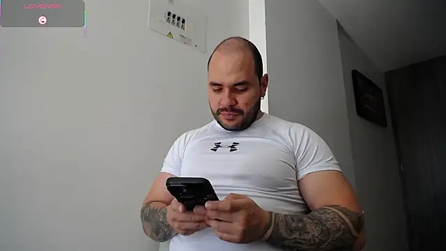 Axel Dominus online show from August 7, 3:25 pm