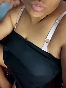 Snapshot of anjupere chatting on June 18, 10:41 am anjupere online show from June 18, 10:41 am