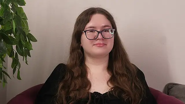 LinseyBellisario online show from March 18, 7:33 am