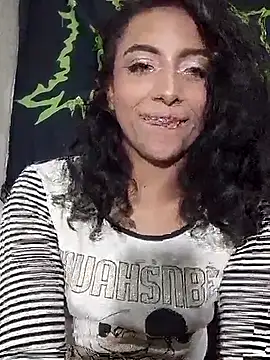 Snapshot of KattyBerryX chatting on May 9, 2:39 am KattyBerryX online show from May 9, 2:39 am