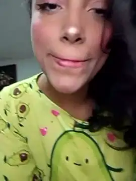 Snapshot of KattyBerryX chatting on May 23, 10:36 pm KattyBerryX online show from May 23, 10:36 pm