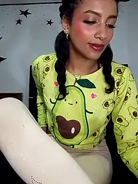 Snapshot of KattyBerryX chatting on June 19, 5:50 pm KattyBerryX online show from June 19, 5:50 pm