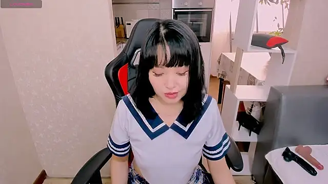 Snapshot of Akiko_Yun chatting on October 14, 11:00 am Akiko Yun online show from October 14, 11:00 am