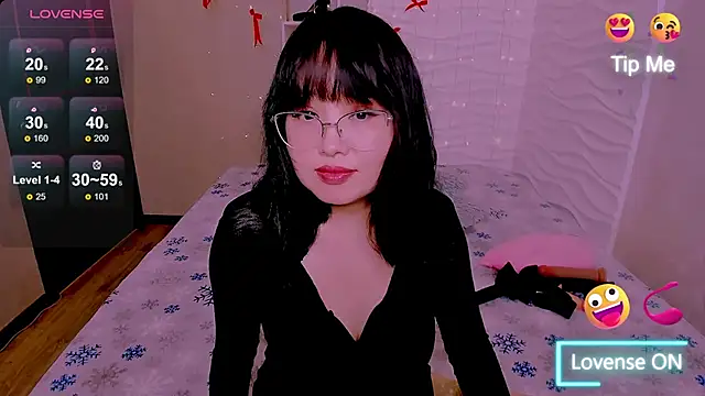 Akiko Yun online show from March 28, 11:43 am