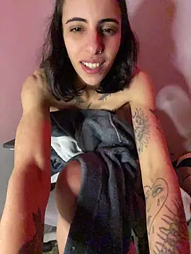 Snapshot of Poison_Ivy_29 chatting on July 2, 3:23 am Poison Ivy 29 online show from July 2, 3:23 am
