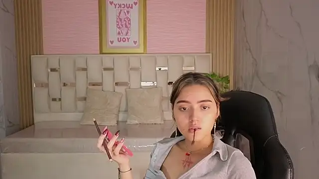 veronicaa s online show from June 1, 8:32 pm