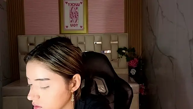 veronicaa s online show from June 18, 8:02 pm