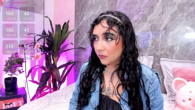 Megan Stein online show from June 9, 8:31 pm