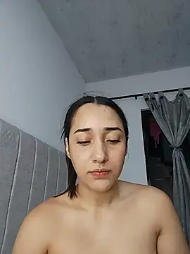 isabellaHill2 online show from July 16, 4:51 am