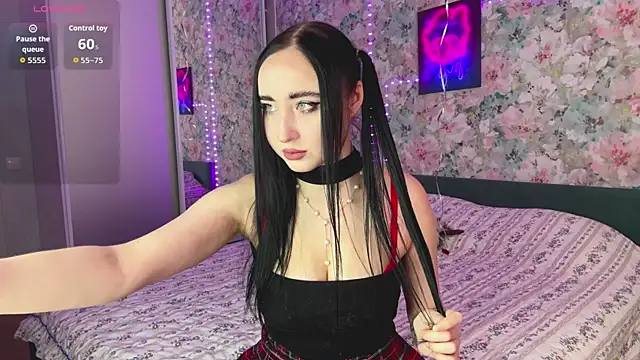 LizzyMooore online show from April 22, 11:12 am