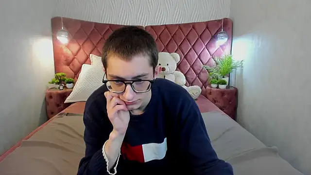 RonBevs online show from March 19, 8:02 pm