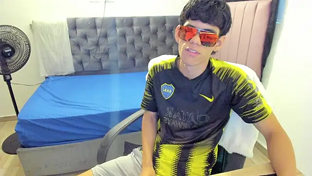 Josy 11 online show from March 13, 8:37 pm