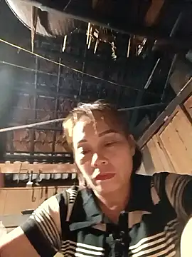 Snapshot of Lyly22x chatting on March 22, 3:48 pm Lyly22x online show from March 22, 3:48 pm