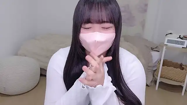 Snapshot of Neon-channel chatting on March 16, 3:23 am Neon-channel online show from March 16, 3:23 am