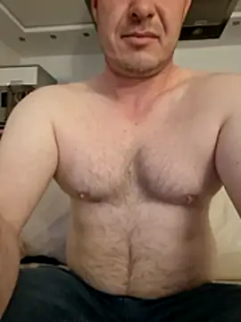 Snapshot of AgaiJa42 chatting on April 3, 8:07 pm AgaiJa42 online show from April 3, 8:07 pm