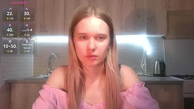 Snapshot of Alice_Pleasance chatting on June 12, 5:01 pm Alice Pleasance online show from June 12, 5:01 pm