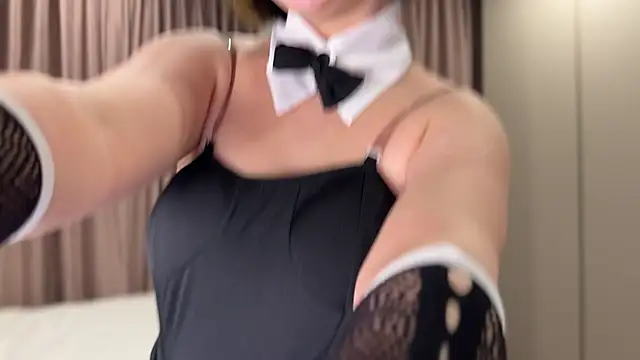 emilyy xoxo online show from March 17, 2:27 am