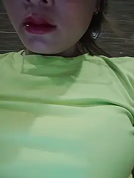 Snapshot of candy_flo chatting on May 8, 8:19 am candy flo online show from May 8, 8:19 am
