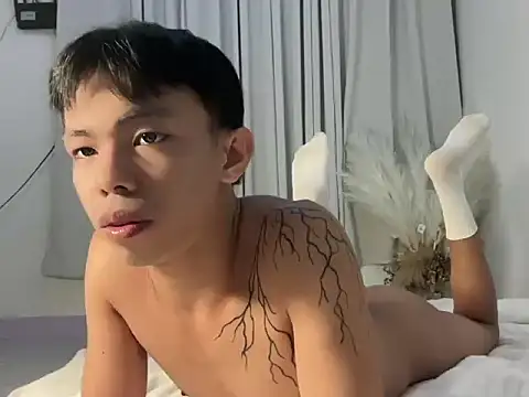 hottasianboy online show from July 16, 12:33 pm