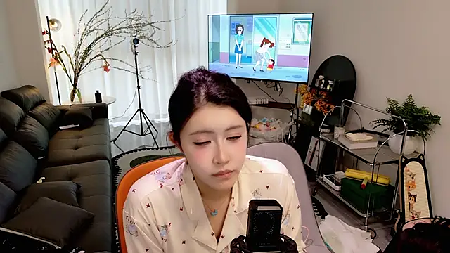 Snapshot of Summerbaby-001 chatting on March 16, 9:46 am Summerbaby-001 online show from March 16, 9:46 am